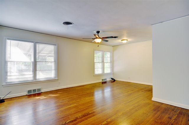 3367 Binyon Avenue, Fort Worth, TX 76133