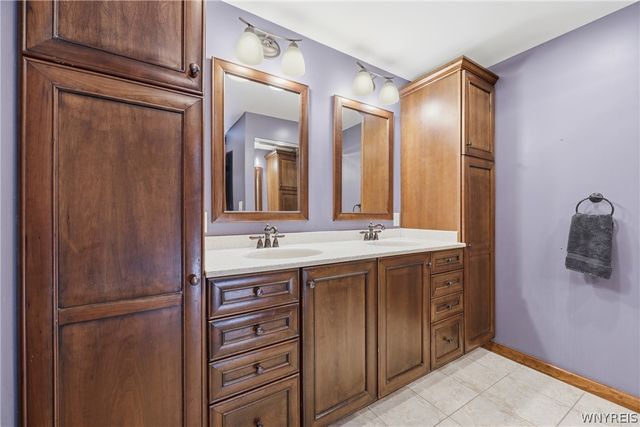 8265 Lisa Lane, Clarence, NY 14051