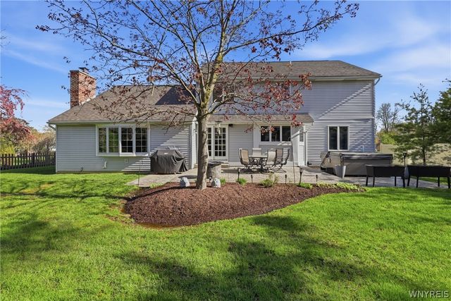8265 Lisa Lane, Clarence, NY 14051