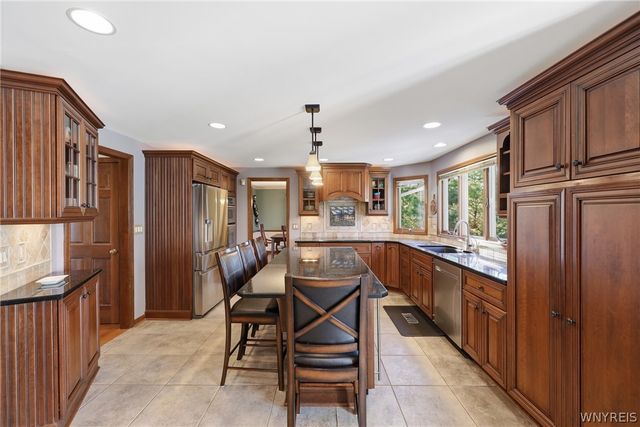 8265 Lisa Lane, Clarence, NY 14051