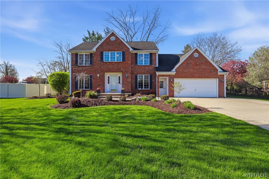 8265 Lisa Lane, Clarence, NY 14051