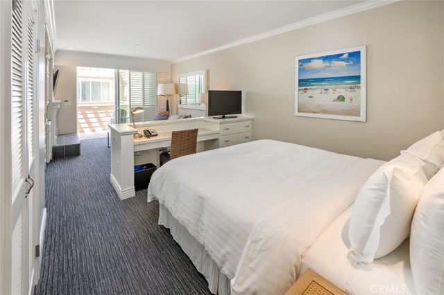 1300 The Strand 201, Hermosa Beach, CA 90254