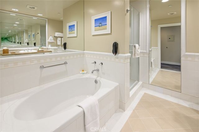 1300 The Strand 201, Hermosa Beach, CA 90254