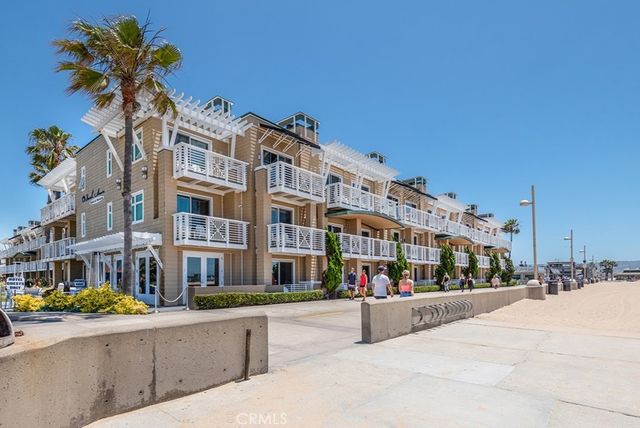 1300 The Strand 201, Hermosa Beach, CA 90254