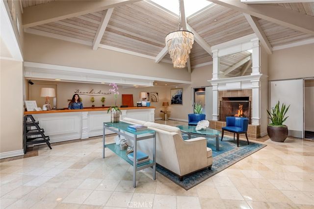 1300 The Strand 201, Hermosa Beach, CA 90254