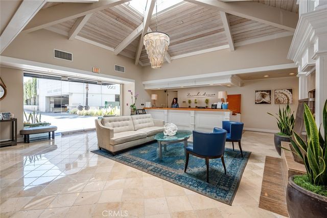 1300 The Strand 201, Hermosa Beach, CA 90254