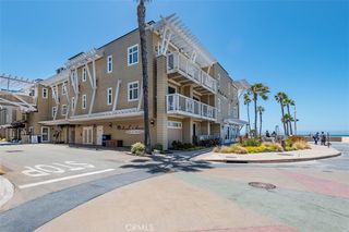 1300 The Strand 201, Hermosa Beach, CA 90254