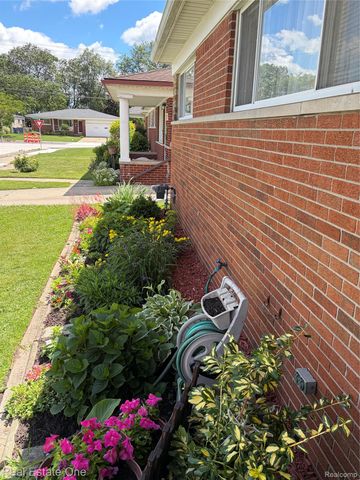 8318 Stanley Drive, Warren, MI 48093