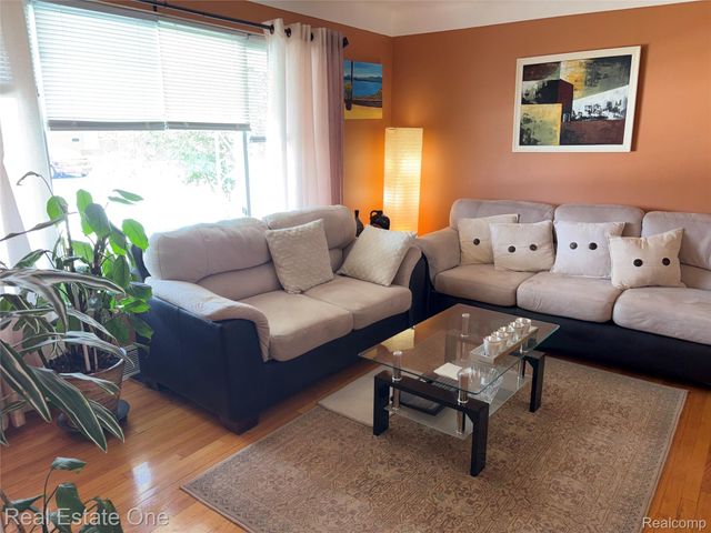 8318 Stanley Drive, Warren, MI 48093