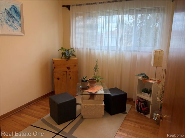 8318 Stanley Drive, Warren, MI 48093