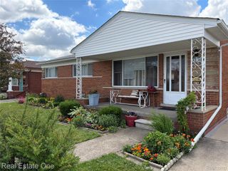 8318 Stanley Drive, Warren, MI 48093