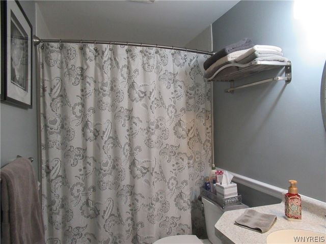 73 Foxcroft Drive, Hamburg, NY 14075