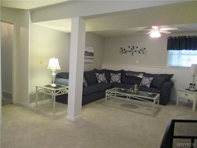 73 Foxcroft Drive, Hamburg, NY 14075