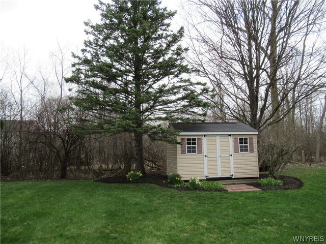73 Foxcroft Drive, Hamburg, NY 14075