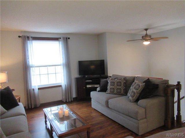73 Foxcroft Drive, Hamburg, NY 14075