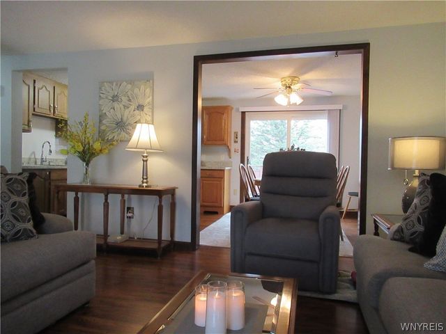 73 Foxcroft Drive, Hamburg, NY 14075