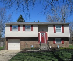 73 Foxcroft Drive, Hamburg, NY 14075