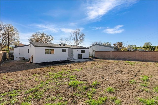 19017 Drycliff Street, Canyon Country, CA 91351