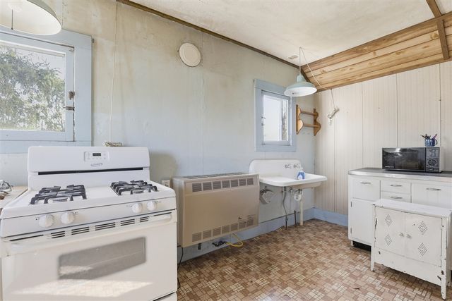 1765 W Fleck Road, Six Lakes, MI 48886