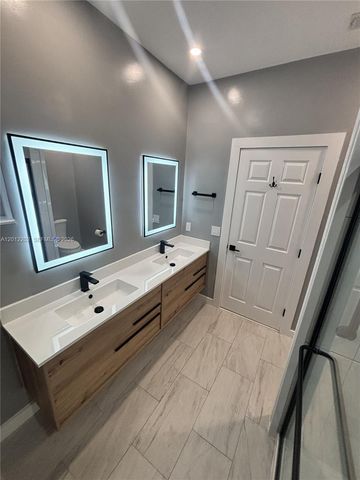 13941 SW 136th Pl 13941, Miami, FL 33186