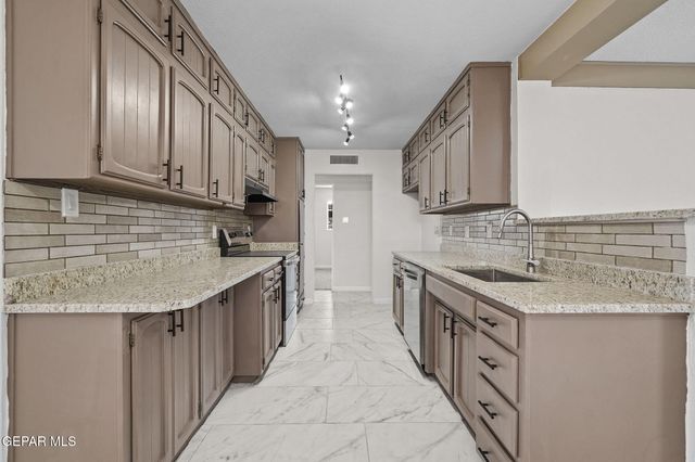 8104 DEMPSEY Avenue, El Paso, TX 79925
