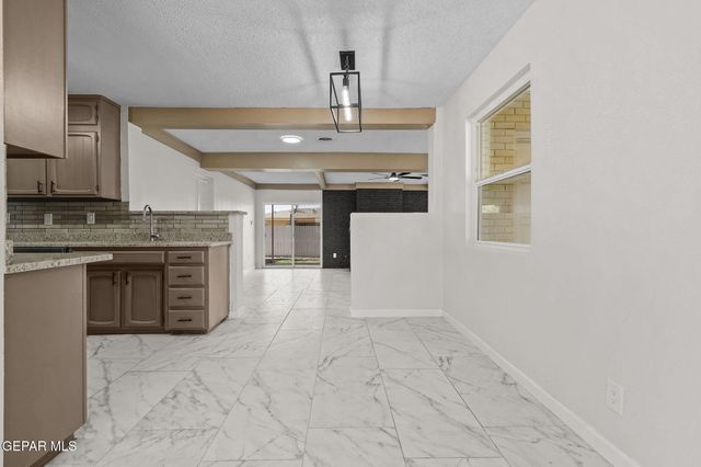 8104 DEMPSEY Avenue, El Paso, TX 79925