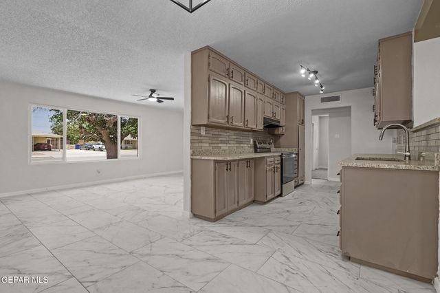 8104 DEMPSEY Avenue, El Paso, TX 79925