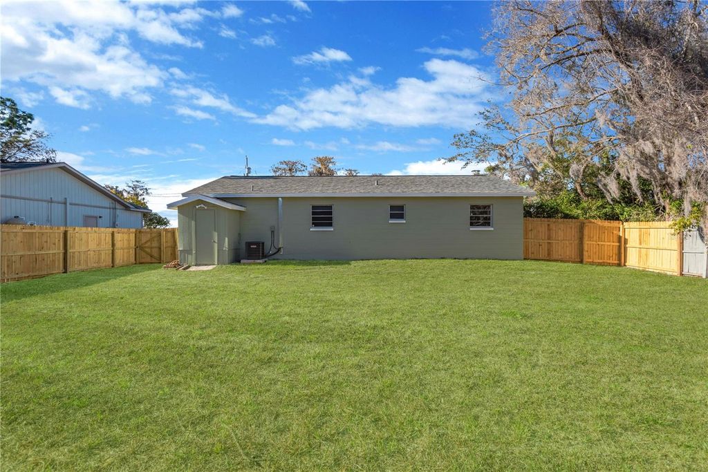 Image 14 of property listing at 12526 LACEY DRIVE, New Port Richey, FL 34654