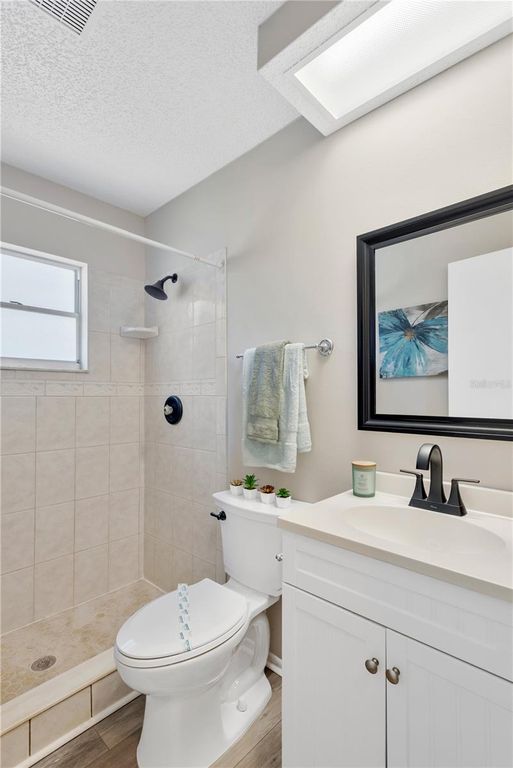 Image 21 of property listing at 12526 LACEY DRIVE, New Port Richey, FL 34654