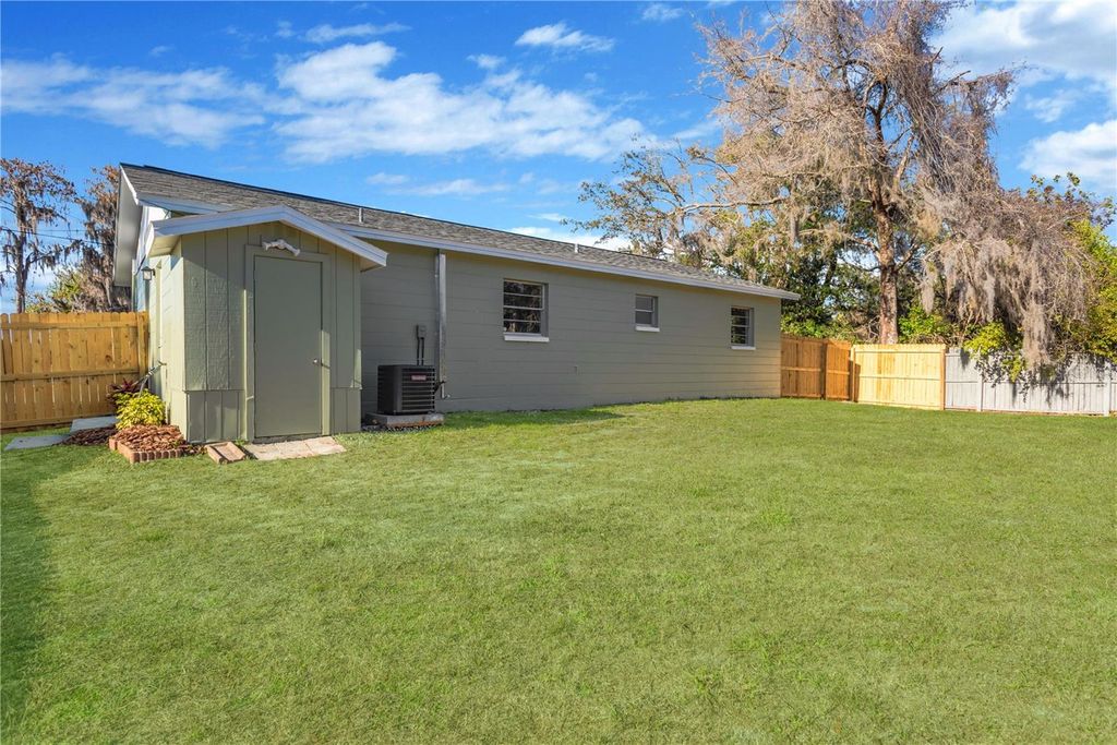 Image 23 of property listing at 12526 LACEY DRIVE, New Port Richey, FL 34654