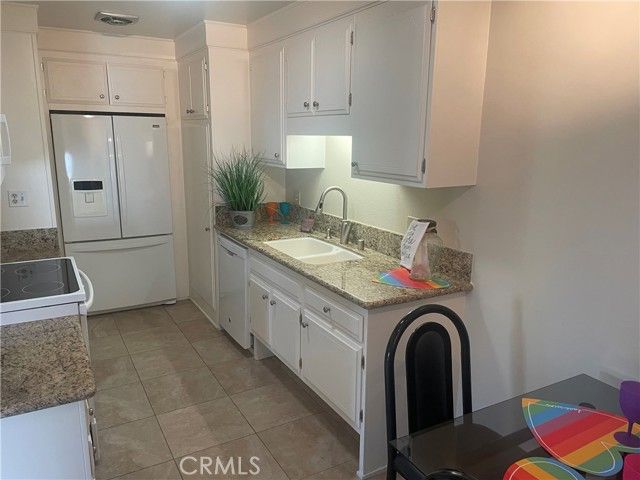 2189 VIA MARIPOSA EAST R, Laguna Woods, CA 92637