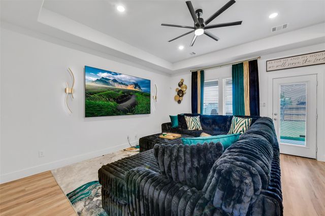 4905 Finns Landing Street, League City, TX 77573