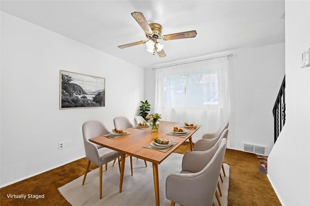 92 Stella Dr, Level Green, PA 15085