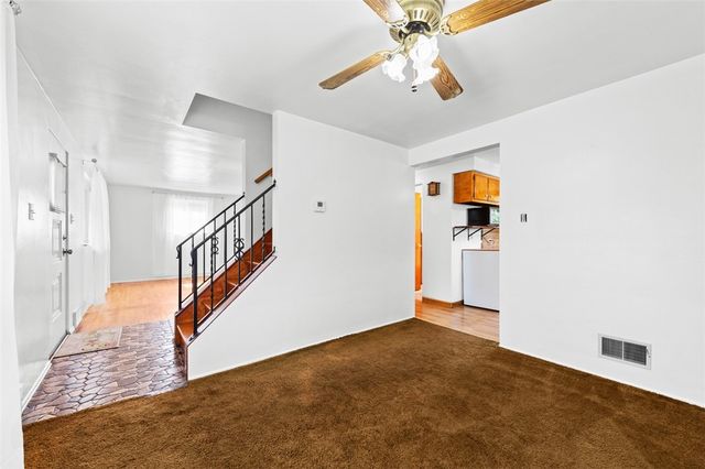92 Stella Dr, Level Green, PA 15085