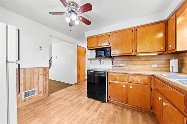92 Stella Dr, Level Green, PA 15085