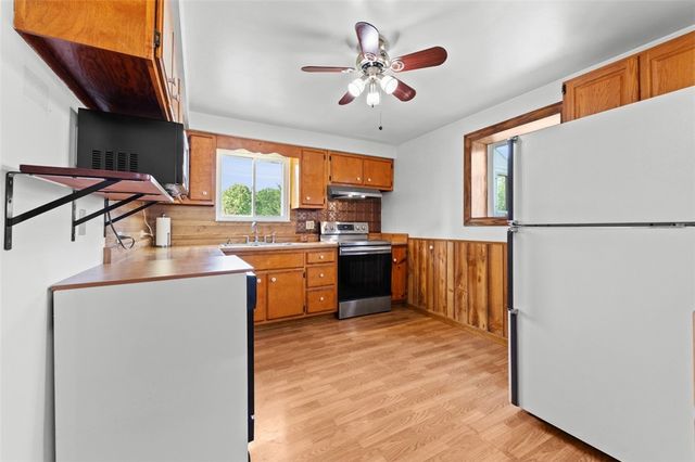 92 Stella Dr, Level Green, PA 15085