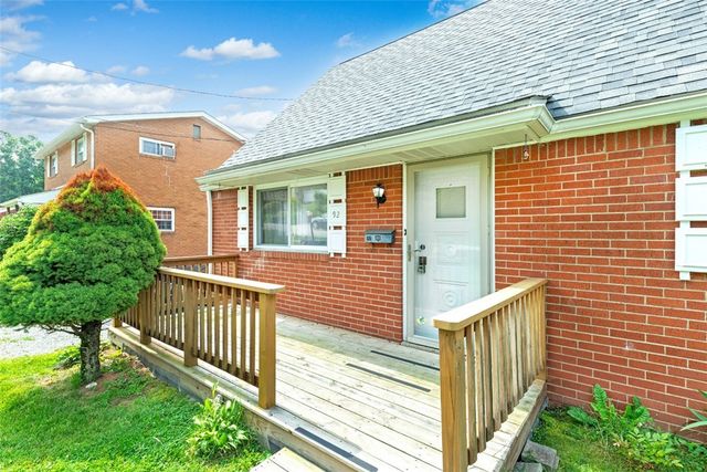 92 Stella Dr, Level Green, PA 15085