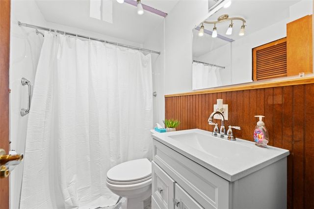 92 Stella Dr, Level Green, PA 15085