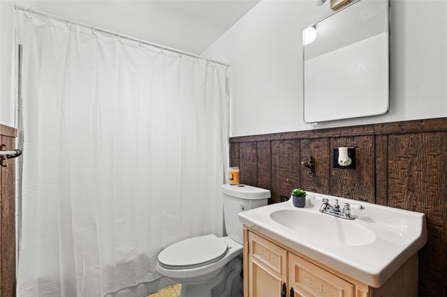 92 Stella Dr, Level Green, PA 15085