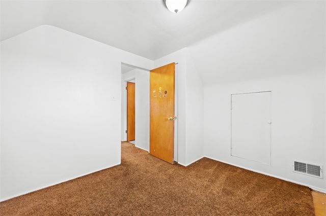 92 Stella Dr, Level Green, PA 15085