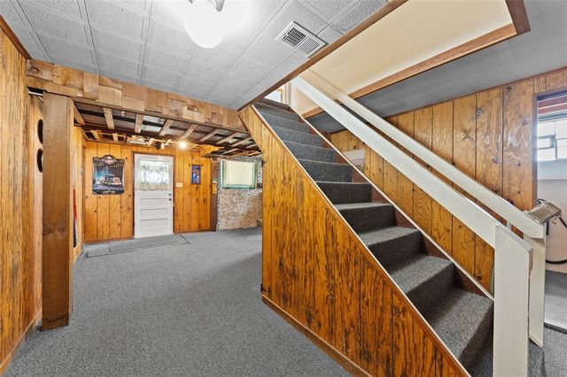 92 Stella Dr, Level Green, PA 15085