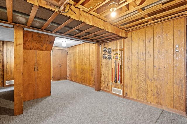 92 Stella Dr, Level Green, PA 15085