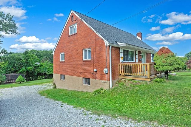 92 Stella Dr, Level Green, PA 15085