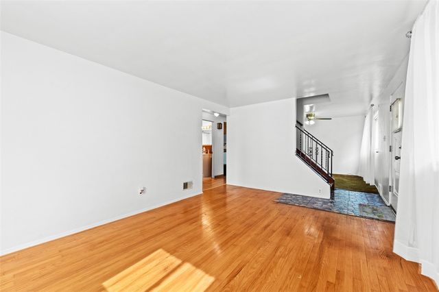 92 Stella Dr, Level Green, PA 15085