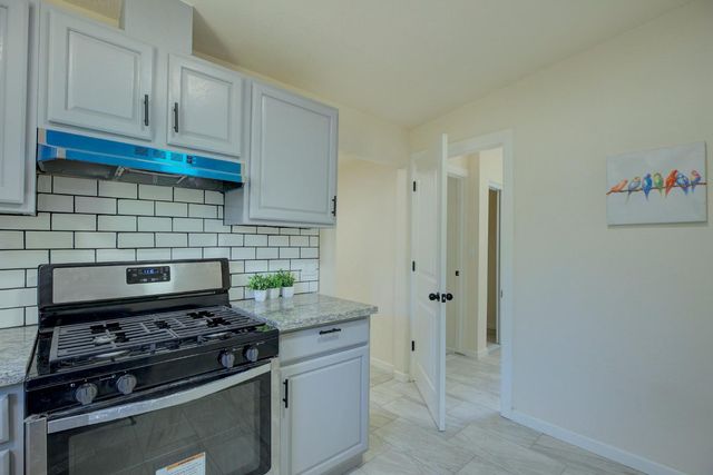 2328 Boxwood St, Sacramento, CA 95815