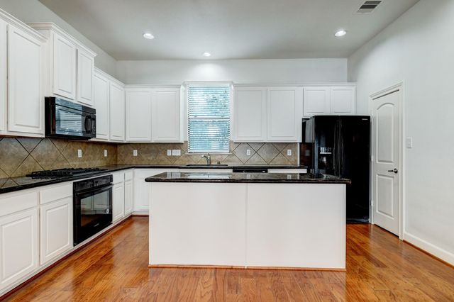 2364 Sperber Lane, Houston, TX 77003