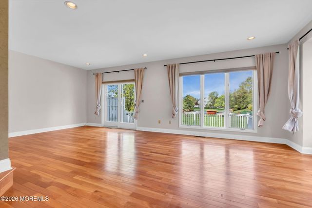 15 Rose Court 105, Toms River, NJ 08753