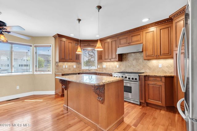 15 Rose Court 105, Toms River, NJ 08753