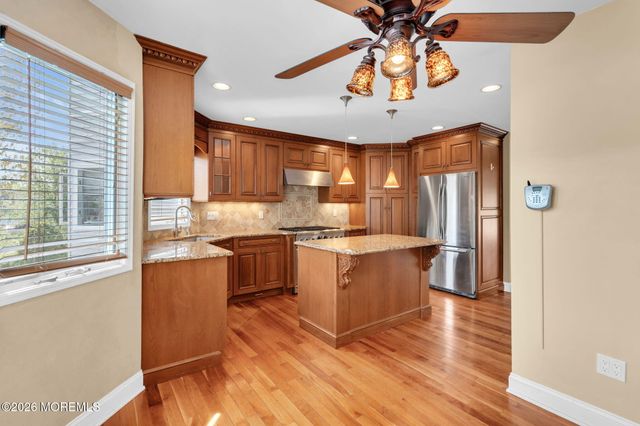 15 Rose Court 105, Toms River, NJ 08753