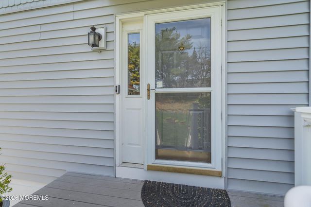 15 Rose Court 105, Toms River, NJ 08753